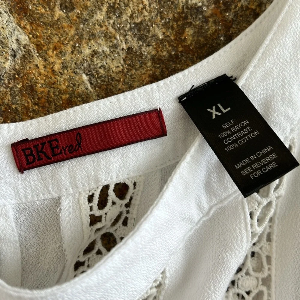 BKEred White Cold Shoulder 3/4 Sleeve Top - Picture 4 of 8